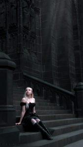 Nö Eelys par Jesse Gourgeon, modèle alternative gothique romantique, cathédrale de Clermont-Ferrand